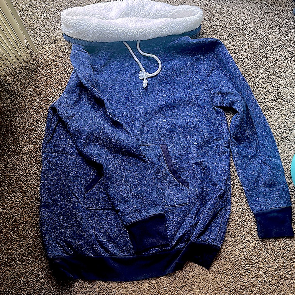 Turtleneck Sherpa sweatshirt size M